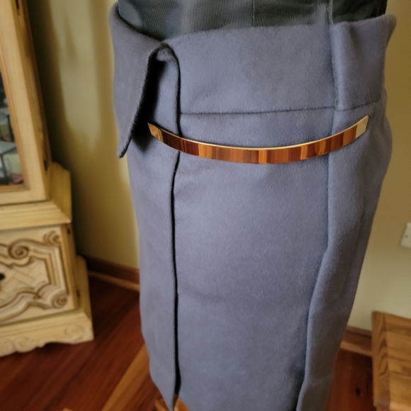 🔥SOLD🔥GUCCI | FALL 2010 RUNWAY GREY MINI SKIRT GOLD BAND - Picture 5 of 14